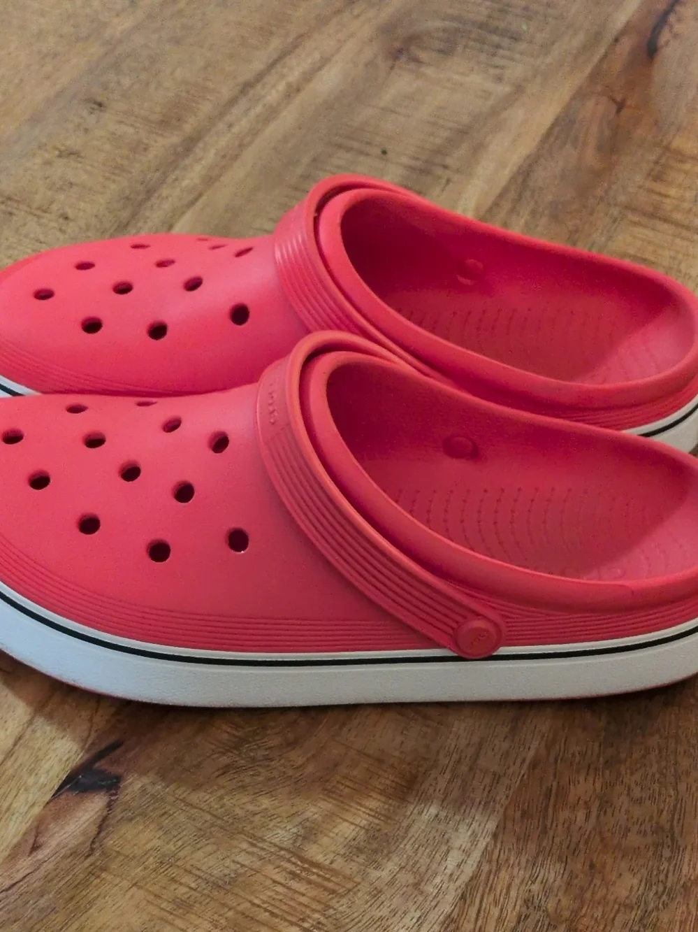 Crocs Off Court Clog Tomato Red Stripe Men's 11
